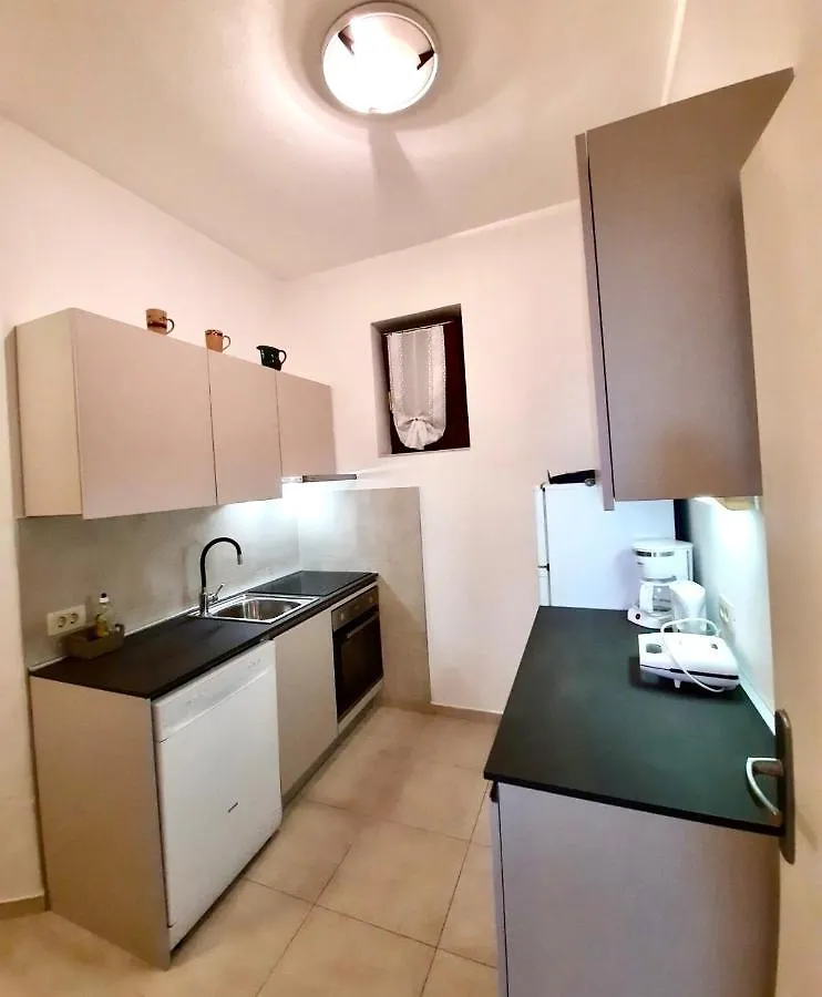 Villa Jadrana Rab Town 0*,  Croatia